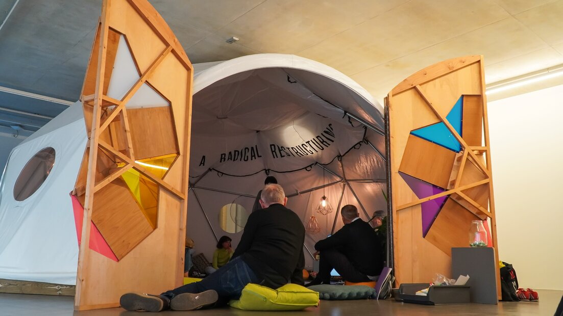 A workshop space used for collective dreaming